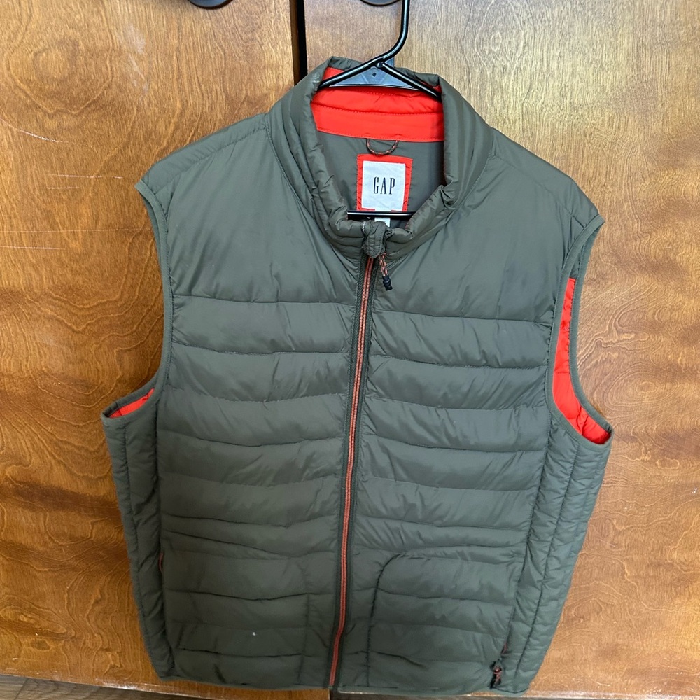 GAP Quilted Puffer Vest
